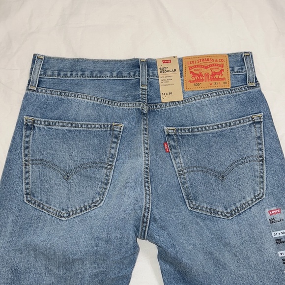 NWT Levi’s 505 Regular Light Wash Waist 31 - Picture 1 of 10